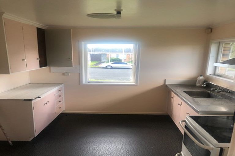 Photo of property in 3 Norman Spencer Drive, Papatoetoe, Auckland, 2104