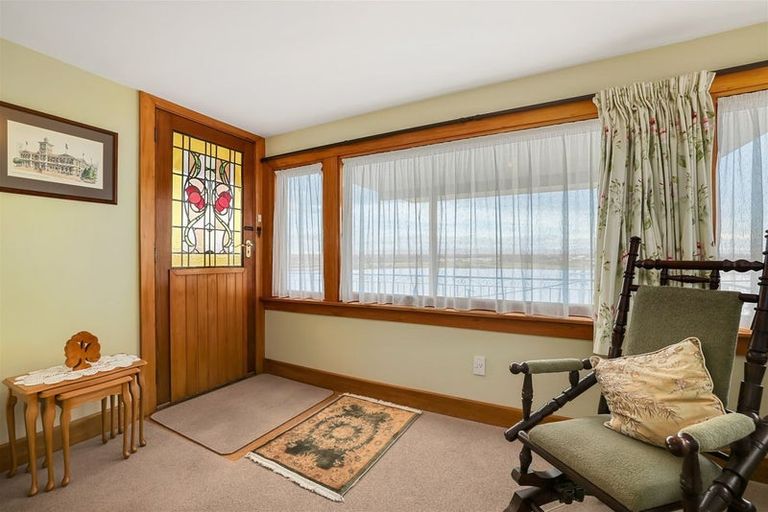 Photo of property in 40 Saint Andrews Hill Road, Mount Pleasant, Christchurch, 8081