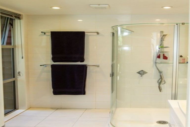 Photo of property in 5 Dovedale Avenue, Ilam, Christchurch, 8041