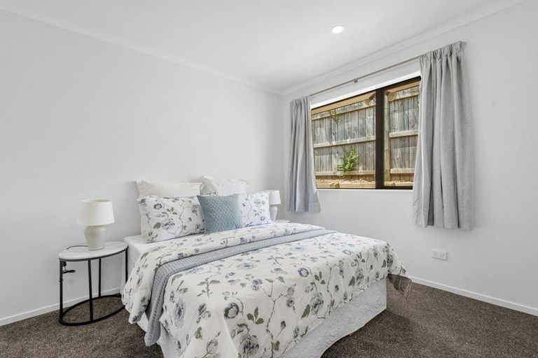 Photo of property in 59a Sungrove Rise, Sunnyvale, Auckland, 0612