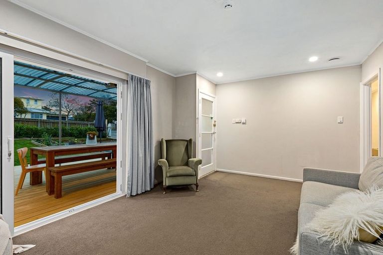 Photo of property in 67 Roberts Road, Te Atatu South, Auckland, 0610