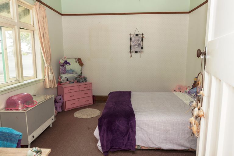 Photo of property in 132 Mcmurdo Street, Tinwald, Ashburton, 7700