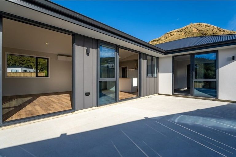 Photo of property in 20 Devenish Place, Atawhai, Nelson, 7010