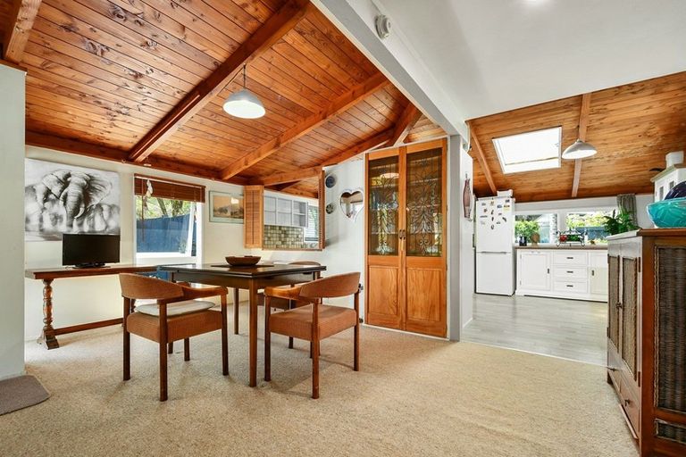 Photo of property in 164 Henderson Valley Road, Henderson, Auckland, 0612