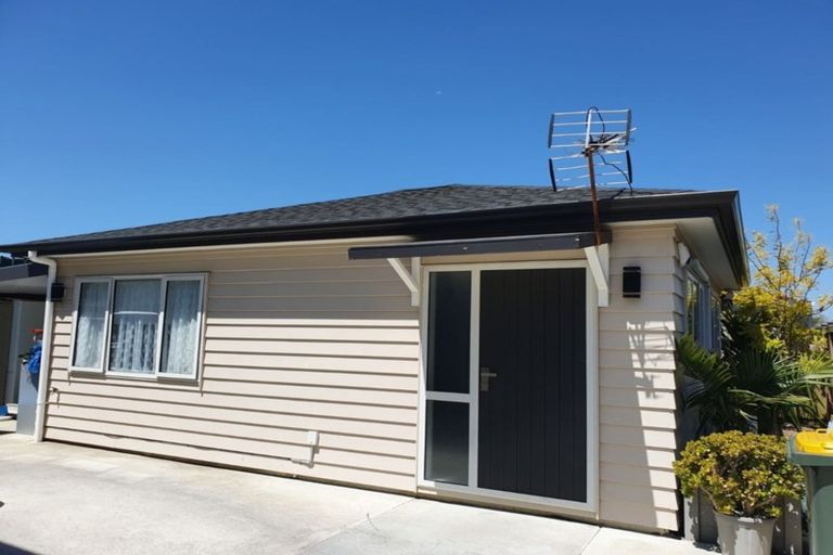 Photo of property in 15 Ashley Avenue, Mangere East, Auckland, 2024