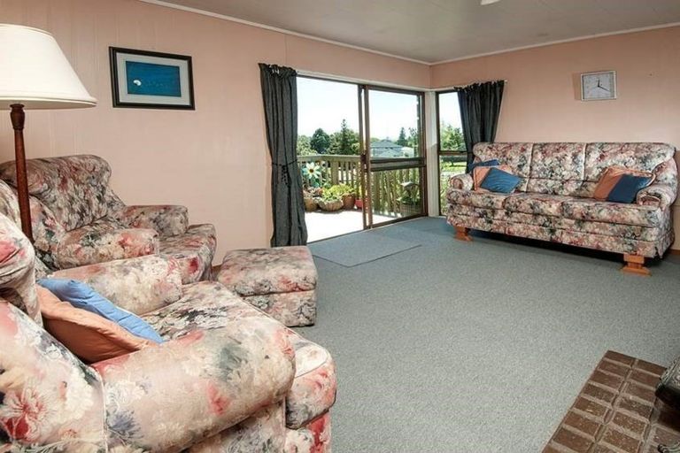Photo of property in 2/24 Tango Place, Henderson, Auckland, 0610