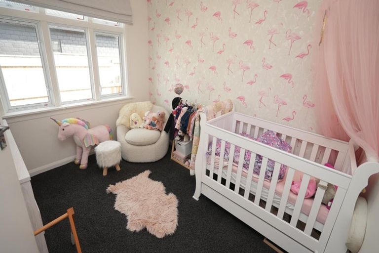 Photo of property in 37 Winston Avenue, Hokowhitu, Palmerston North, 4410