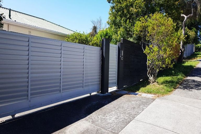Photo of property in 1/38 Kaipatiki Road, Glenfield, Auckland, 0629