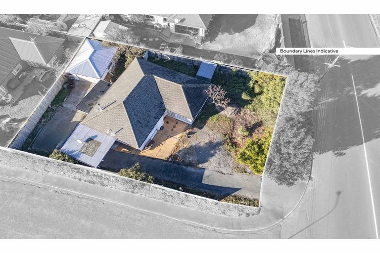 Photo of property in 262 Burwood Road, Burwood, Christchurch, 8083