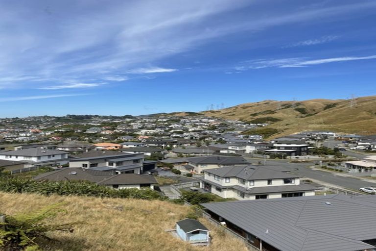 Photo of property in 5 Gifford Grove, Churton Park, Wellington, 6037