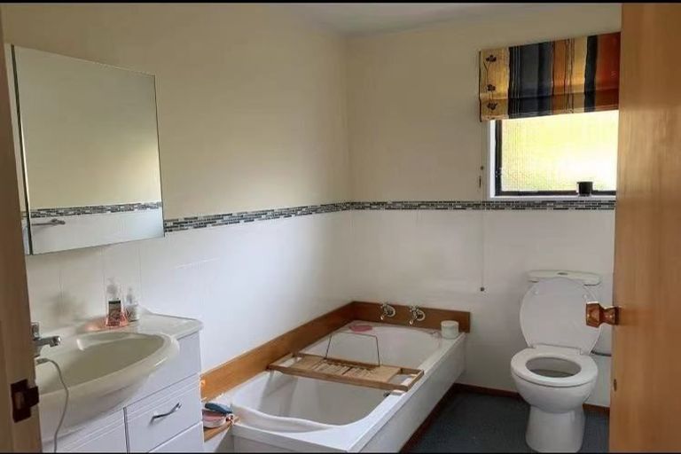 Photo of property in 75 Omapere Street, Whitby, Porirua, 5024