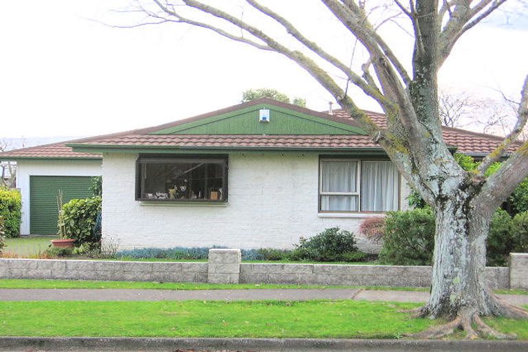 Photo of property in 34 Waterloo Crescent, Hokowhitu, Palmerston North, 4410