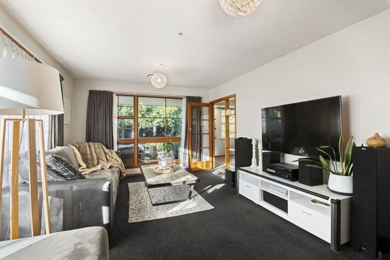 Photo of property in 15 Woodcote Avenue, Hornby, Christchurch, 8042