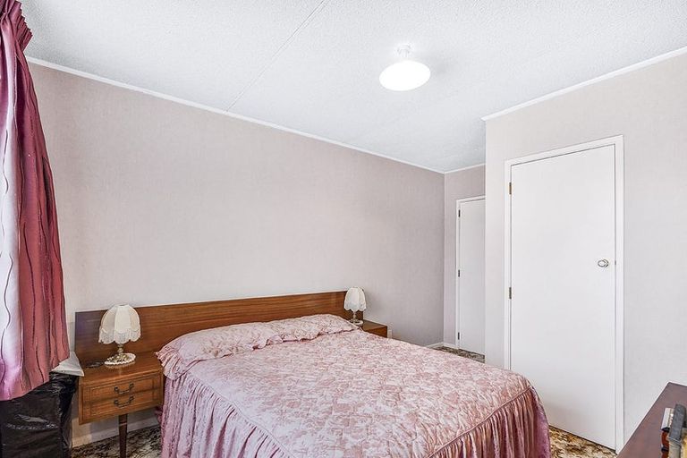 Photo of property in 22 Paul Crescent, Fairfield, Hamilton, 3214