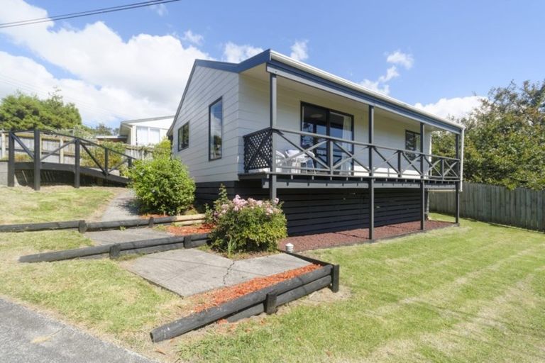 Photo of property in 1/9 Duncan Avenue, Te Atatu South, Auckland, 0610