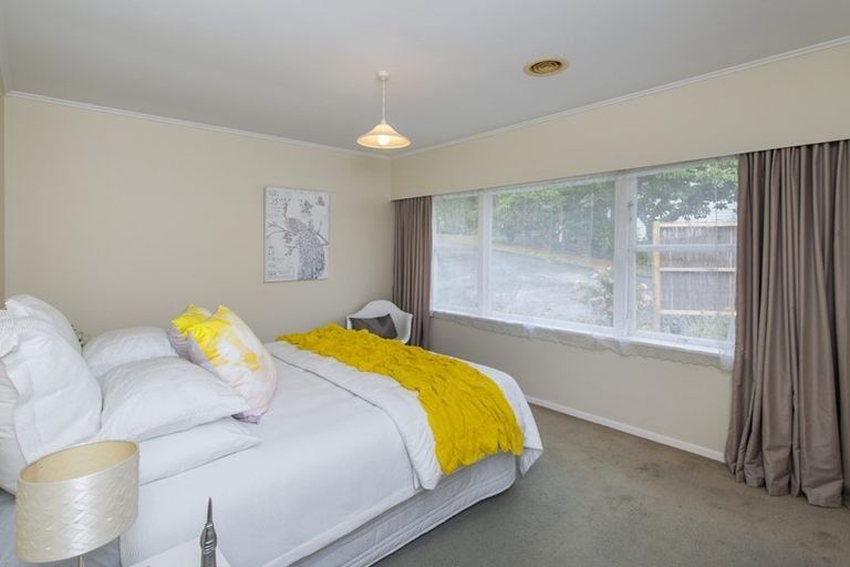 Photo of property in 10 Oriel Place, Tawa, Wellington, 5028