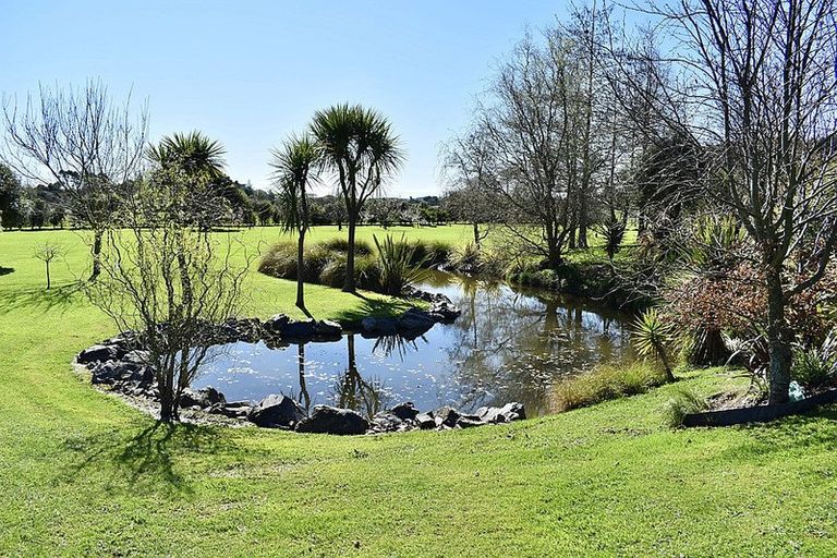 Photo of property in 63 Manakau Heights Drive, Manakau, Otaki, 5583