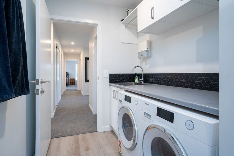 Photo of property in 13 Webber Street, Cambridge, 3434