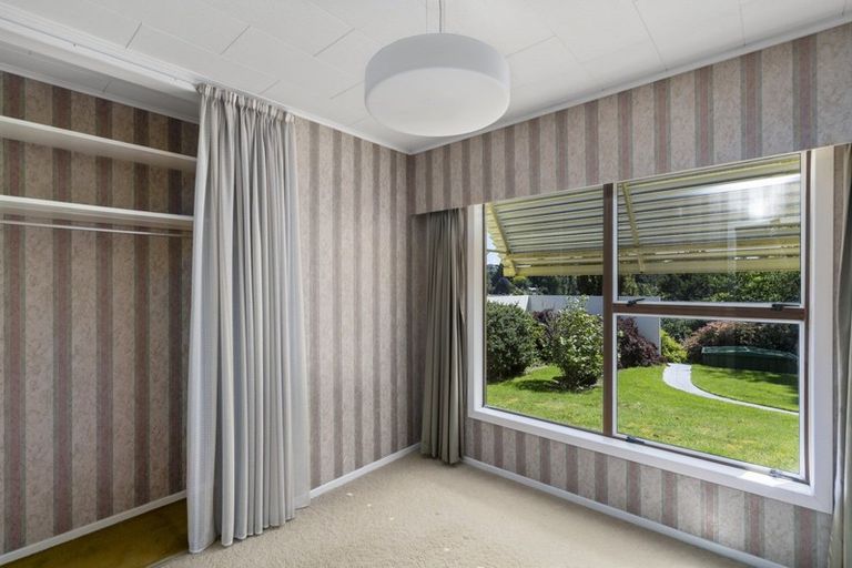 Photo of property in 102 Awanui Street, Merrilands, New Plymouth, 4312