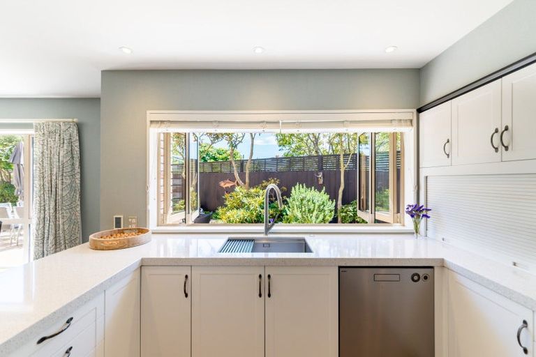 Photo of property in 16a Hadlow Place, Burnside, Christchurch, 8041