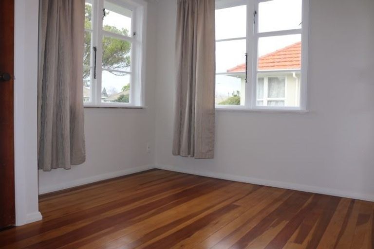 Photo of property in 32 Tweed Street, Roslyn, Palmerston North, 4414