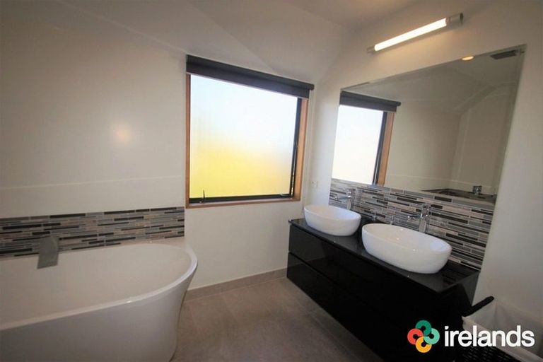 Photo of property in 2/16 Onslow Street, St Albans, Christchurch, 8014