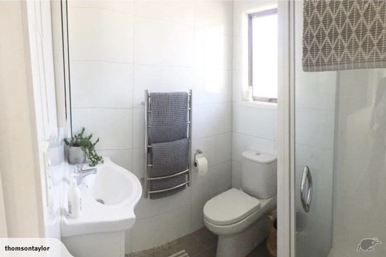 Photo of property in 3/57 Lake Road, Devonport, Auckland, 0624