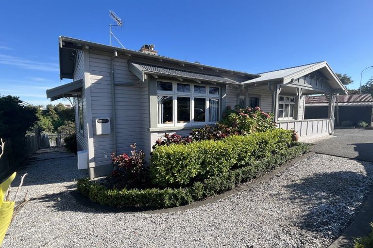 Photo of property in 11 Lawrence Road, Hospital Hill, Napier, 4110