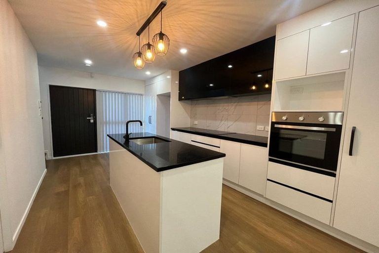 Photo of property in 3/32 Brandon Road, Glen Eden, Auckland, 0602