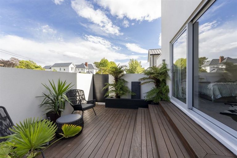 Photo of property in 2 Jacksons Road, Merivale, Christchurch, 8014