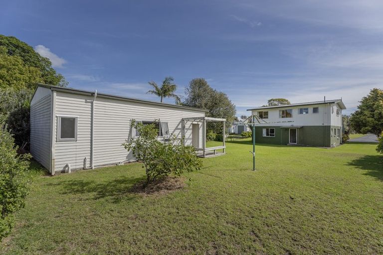Photo of property in 20 Hardy Place, Cooks Beach, Whitianga, 3591