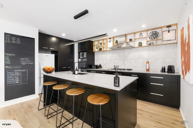 Photo of property in 110 Amesbury Drive, Churton Park, Wellington, 6037