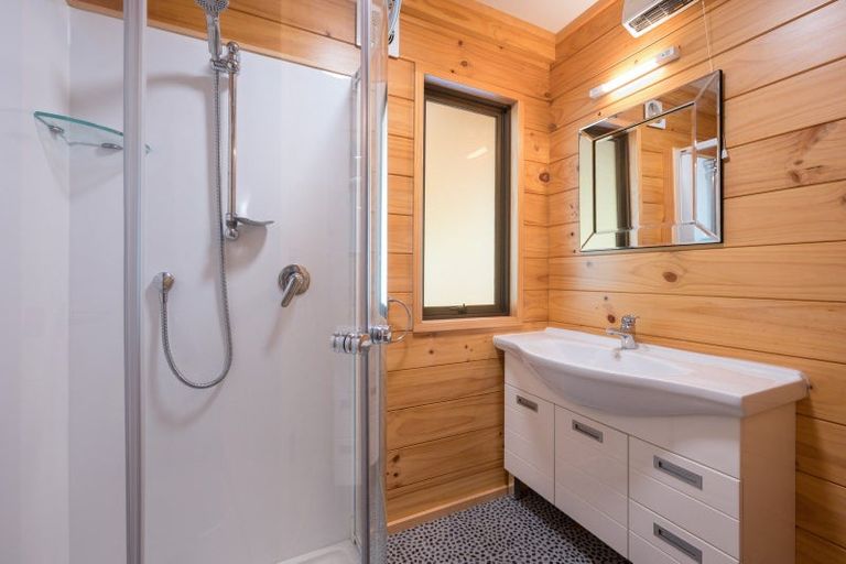 Photo of property in 2 Worlds End Road, Tennyson Inlet, 7195