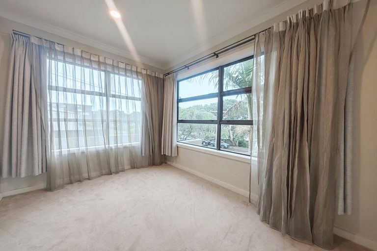 Photo of property in 4 Montrose Terrace, Mairangi Bay, Auckland, 0630