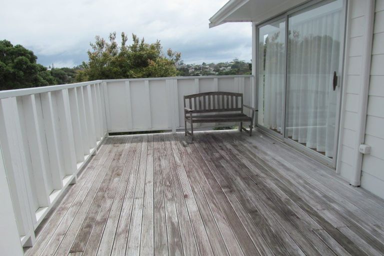 Photo of property in 1/60 Cockayne Crescent, Sunnynook, Auckland, 0620