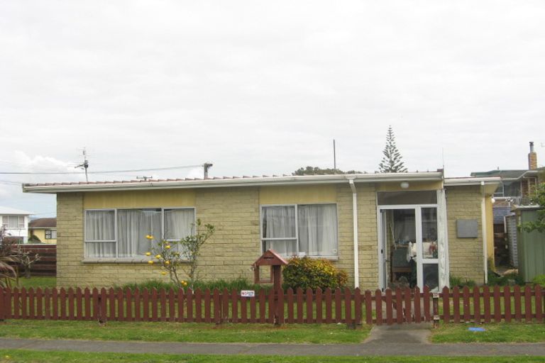 Photo of property in 1 Naumai Place, Spotswood, New Plymouth, 4310