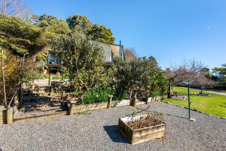 Photo of property in 826 Queen Charlotte Drive, Havelock, Picton, 7281