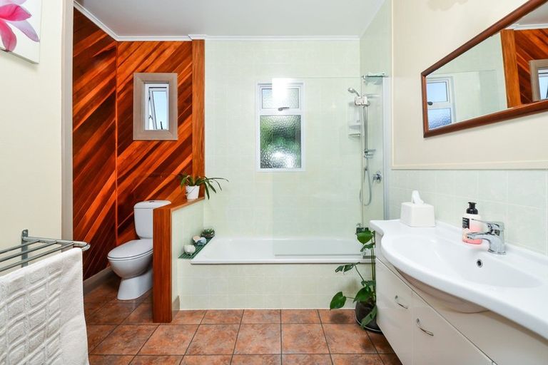 Photo of property in 2 Saint Olpherts Avenue, Hamilton East, Hamilton, 3216