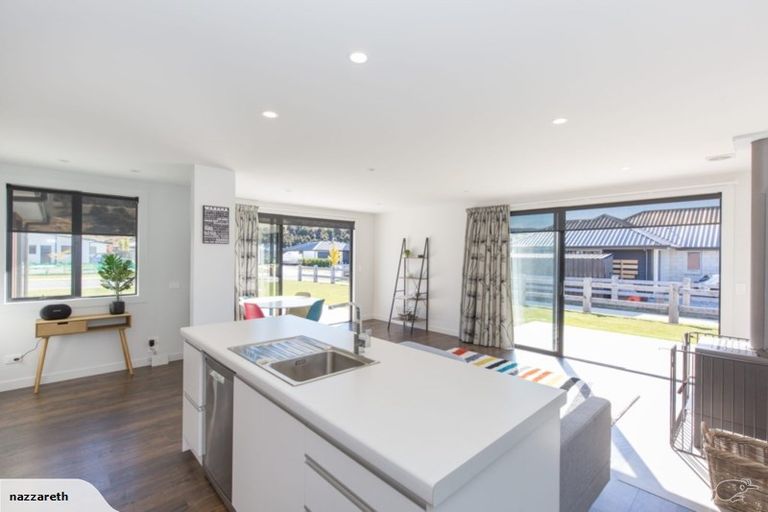 Photo of property in 22 Wabler Lane, Albert Town, Wanaka, 9305