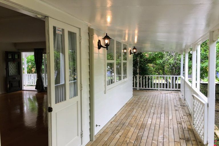 Photo of property in 2a Waller Avenue, Bucklands Beach, Auckland, 2012