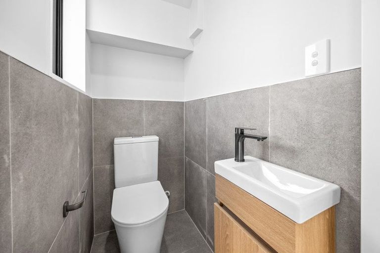 Photo of property in 40c Trentham Road, Papakura, 2110