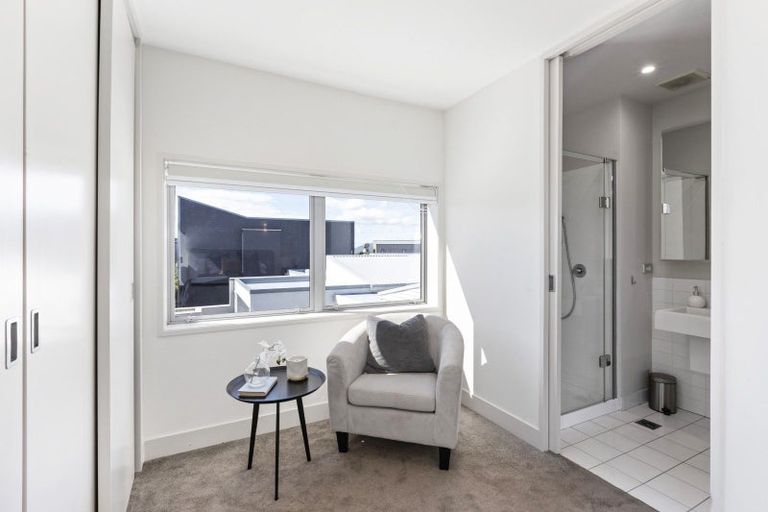 Photo of property in 10 Boardwalk Lane, Seatoun, Wellington, 6022