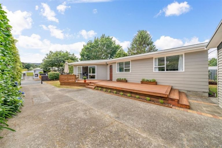 Photo of property in 22 Gemstone Drive, Birchville, Upper Hutt, 5018