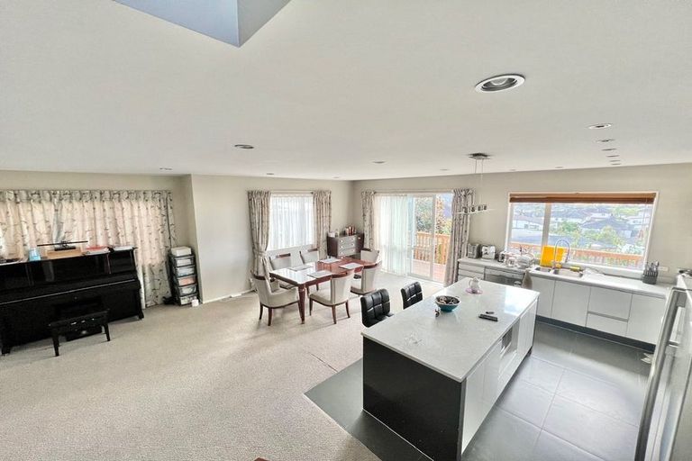 Photo of property in 92a Schnapper Rock Road, Schnapper Rock, Auckland, 0632