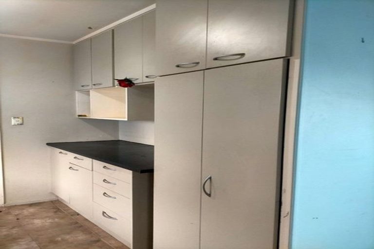 Photo of property in 4/14 Beaubank Road, Kelston, Auckland, 0602