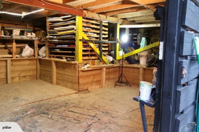 Photo of property in 8a Holiday Road, Stanmore Bay, Whangaparaoa, 0932