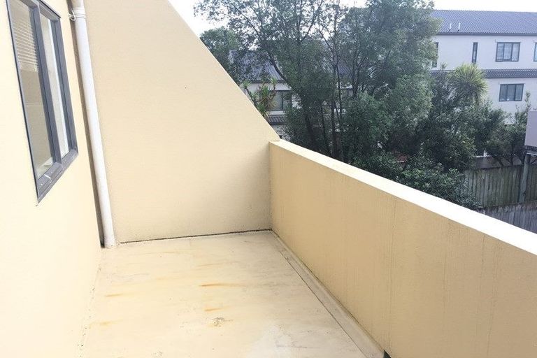 Photo of property in 27/8 Margan Avenue, New Lynn, Auckland, 0600