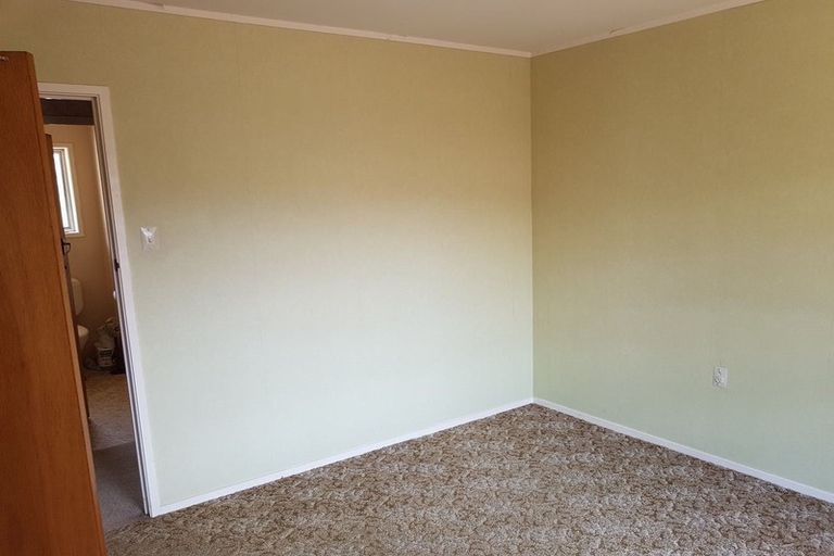 Photo of property in 15 Heaphy Street, Westown, New Plymouth, 4310