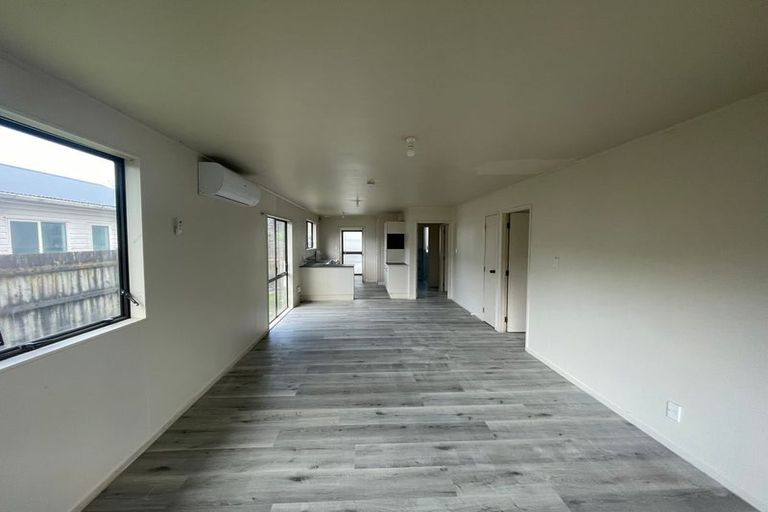 Photo of property in 2/12 Trimdon Street, Randwick Park, Auckland, 2105