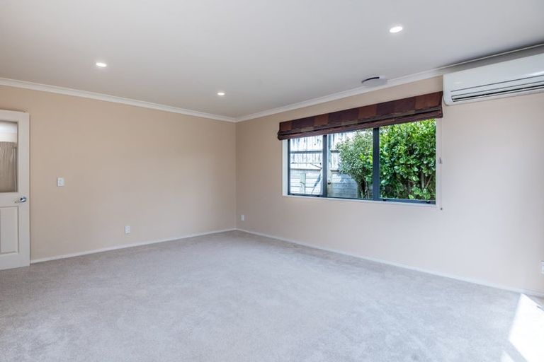 Photo of property in 68 Erlestoke Crescent, Churton Park, Wellington, 6037